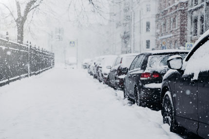 Помощь юриста по взысканию ущерба от падения снега на автомобиль - ГОСПРАВО в Санкт-Петербурге
